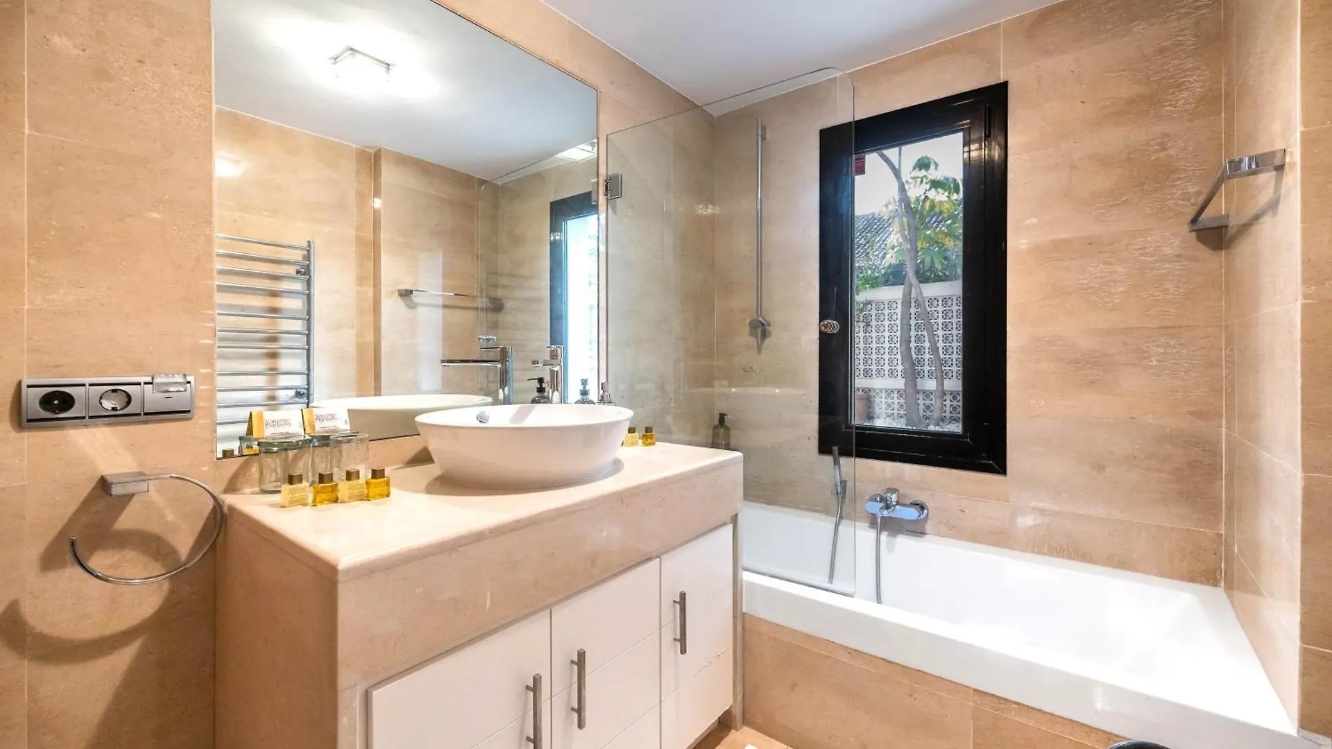 Vacation Marbella I Villa La Cabane, Prestige, Heated Pool, 300M To The Beach